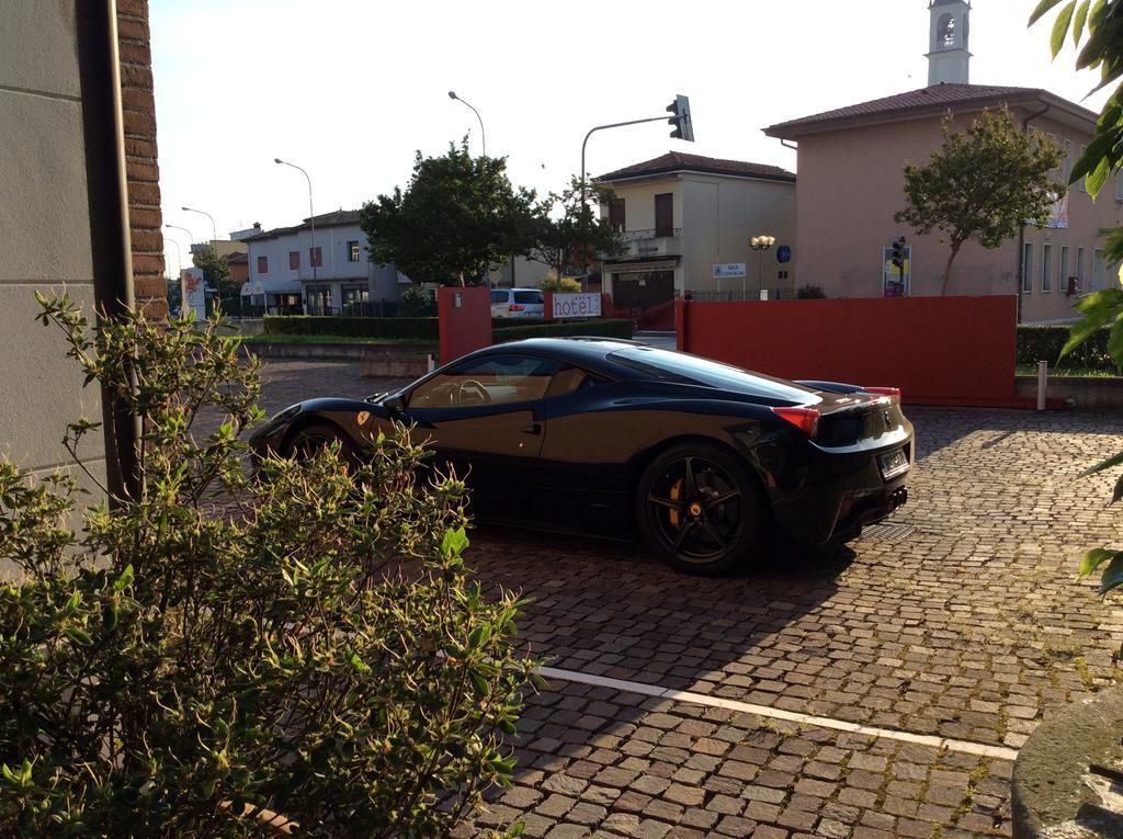 15.92 Hotel Cazzago  Bagian luar foto