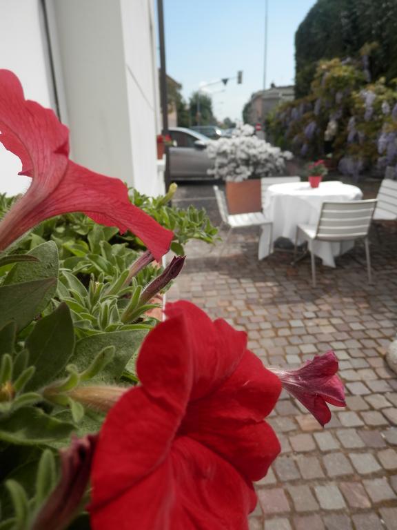 15.92 Hotel Cazzago  Bagian luar foto