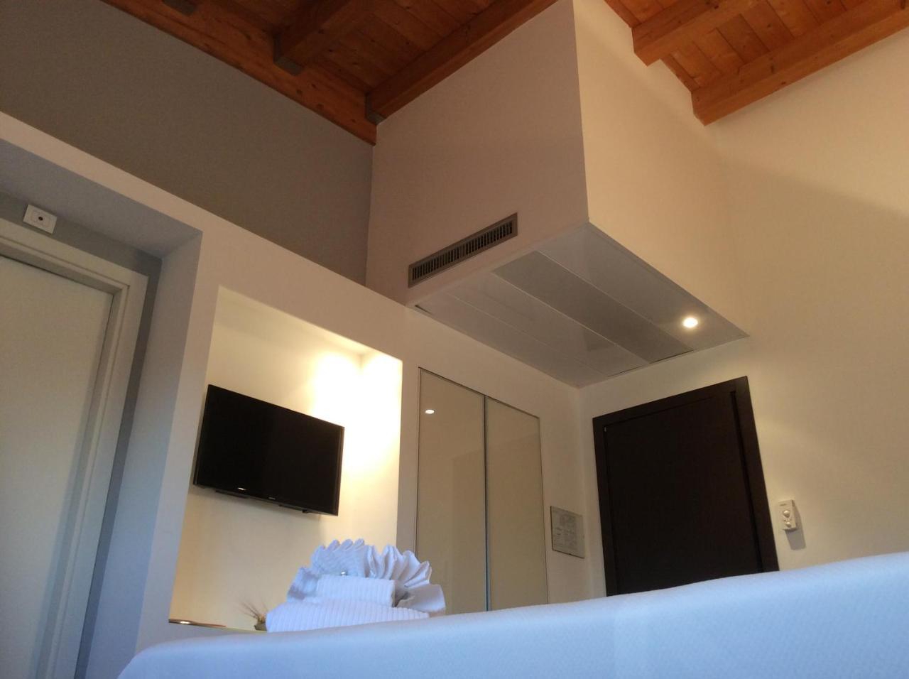 15.92 Hotel Cazzago  Bagian luar foto